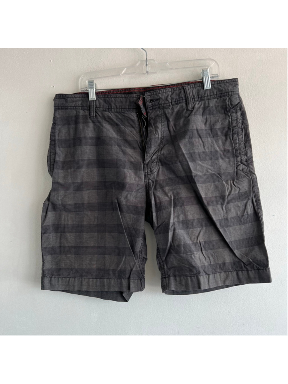 Men's The North Face Flat Front Shorts Waist 36 Gray Black Striped